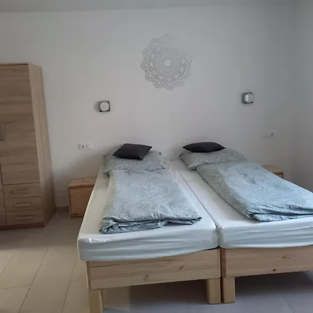 Bb64 Apartmanhaz Бекешчаба Екстер'єр фото