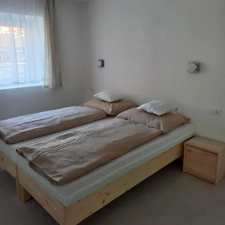 Bb64 Apartmanhaz Бекешчаба Екстер'єр фото