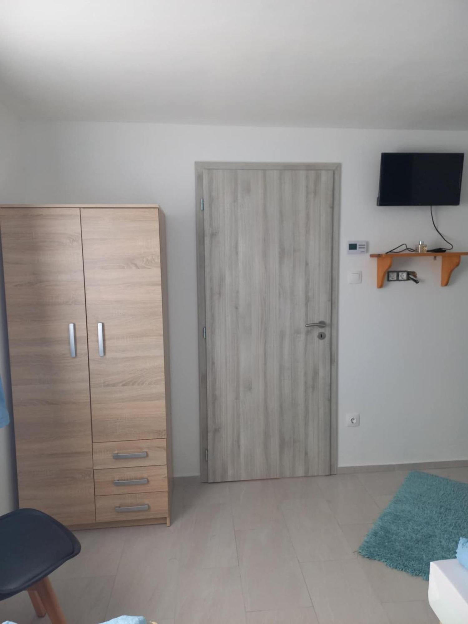 Bb64 Apartmanhaz *
