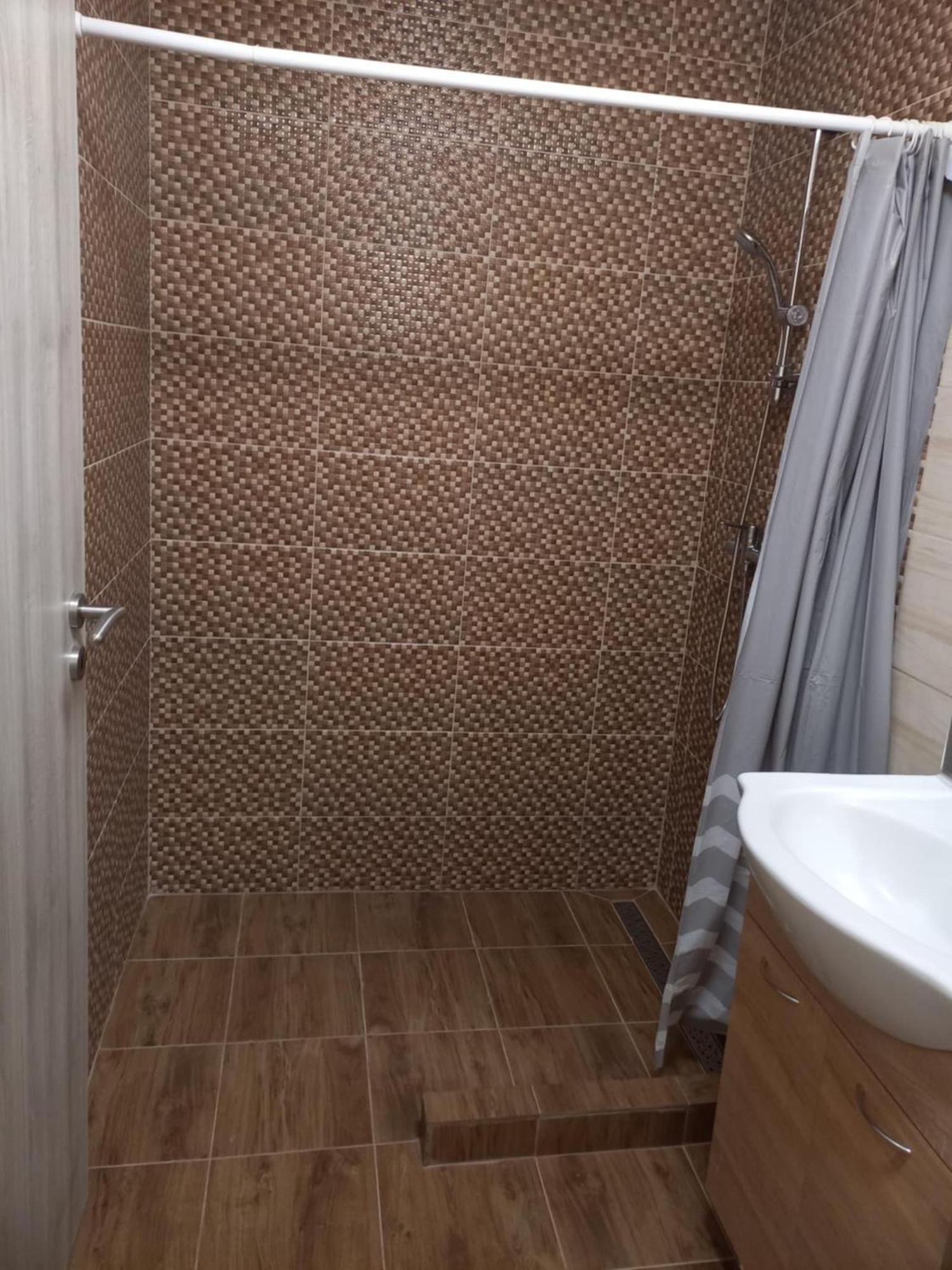 Bb64 Apartmanhaz Bekescsaba